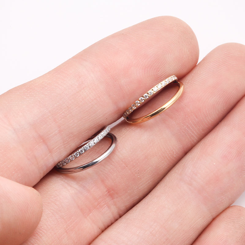 ASTM F136 Titanium 16G Moon No - Zoor Body Jewelry 评论和价格